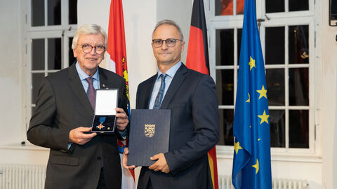 Auszeichnungen zu "75 Jahre Hessen"