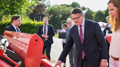 Ministerpräsident Boris Rhein besucht den Gewerbepark Hüttenwerk Michelstadt