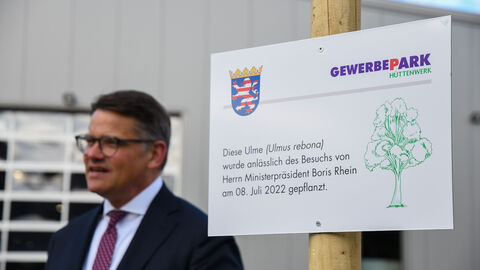 Ministerpräsident Boris Rhein besucht den Gewerbepark Hüttenwerk in Michelstadt