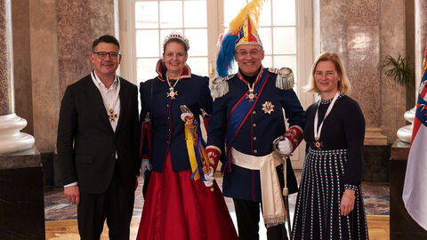 Ministerpräsident Boris Rhein und seine Frau Tanja Raab-Rhein empfangen im Schloss Biebrich in Wiesbaden hessische Fastnachtsvereine