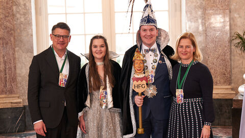 Ministerpräsident Boris Rhein und seine Frau Tanja Raab-Rhein empfangen im Schloss Biebrich in Wiesbaden hessische Fastnachtsvereine