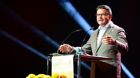 Ministerpräsident Boris Rhein bei den Landfrauen.