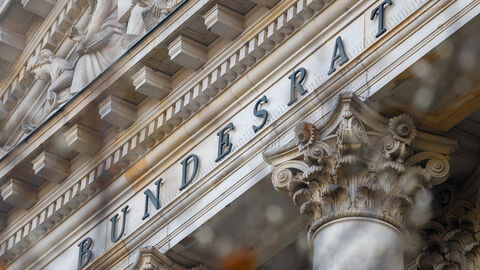 Schriftzug Bundesrat am Gebäude