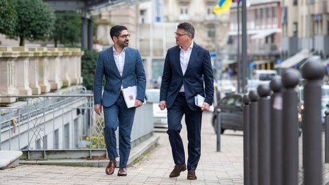 Ministerpräsident Boris Rhein und der stellvertretende Ministerpräsident, Wirtschaftsminister Kaweh Mansoori