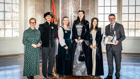 Königsteiner Burgfräulein mit Ministerpräsident Rhein