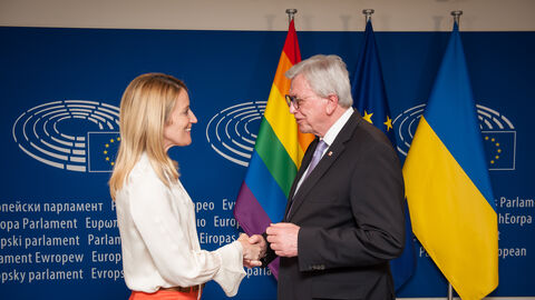 Ministerpräsident Volker Bouffier beim Treffen mit EP-Präsidentin Roberta Metsola