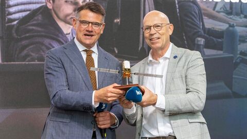 Ministerpräsident Boris Rhein bei der esa