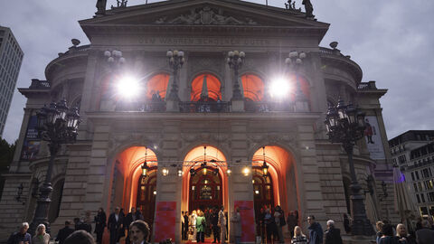 Die Alte Oper von draußen